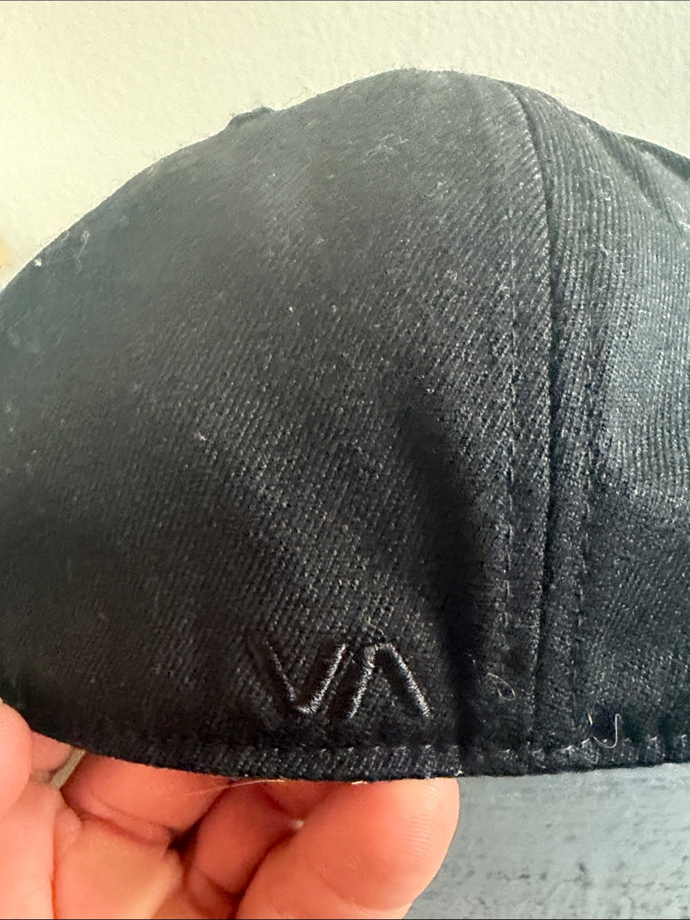 RVCA Black Crown 210 Fitted with Camo Brim - Picture 3 of 5